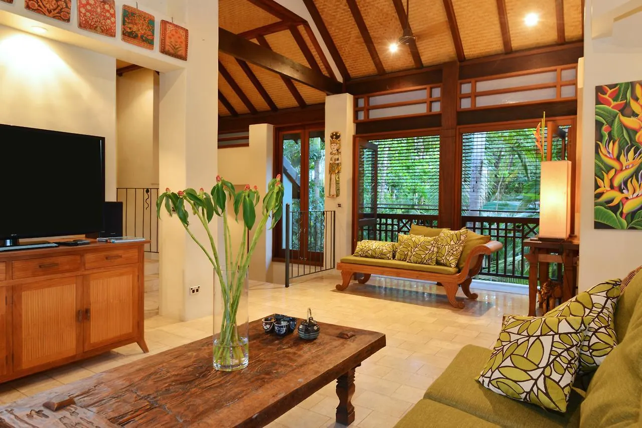 Monsoon Villa B - Luxury Holiday Villa Port Douglas 0*,  Australia