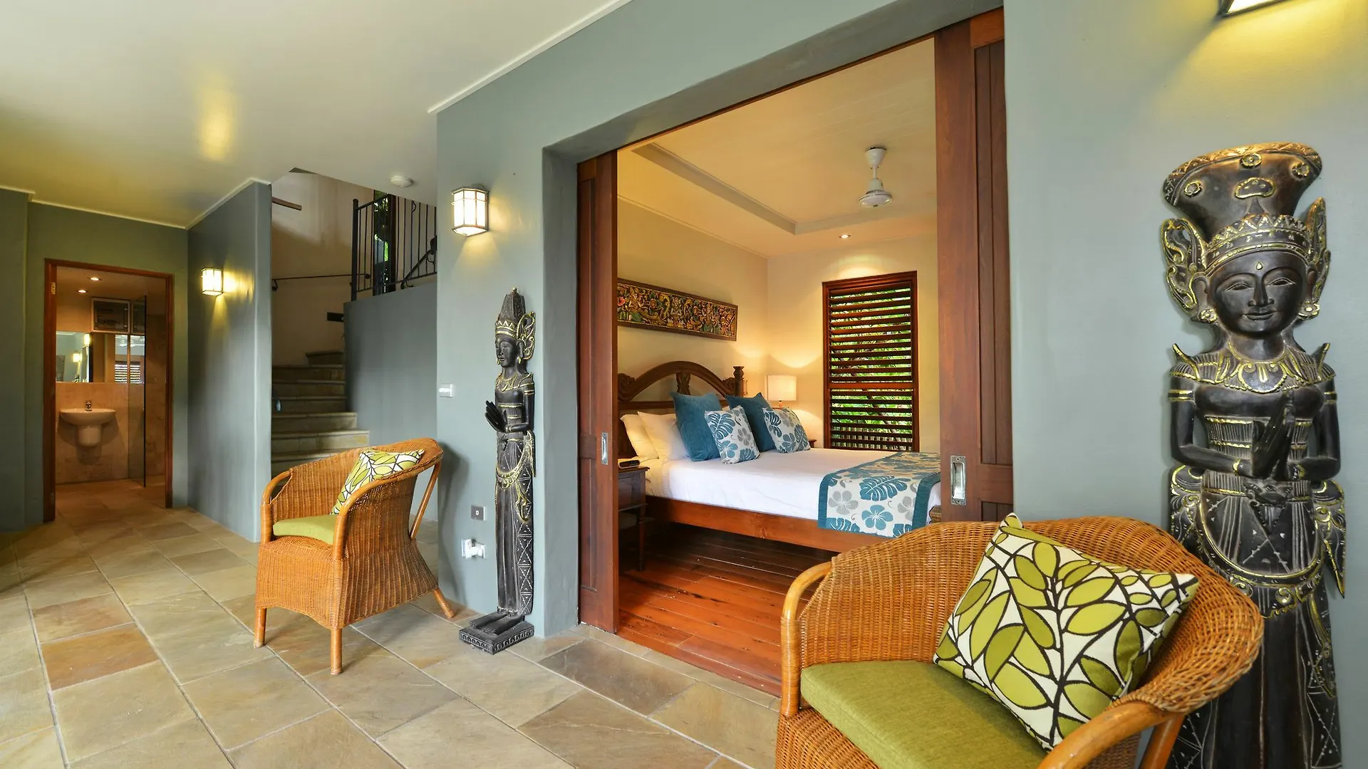 Monsoon Villa B - Luxury Holiday Villa Port Douglas